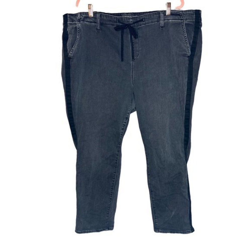 Torrid Pull-On Boyfriend Straight Super Soft Mid-Rise Jean Size 4R‎
